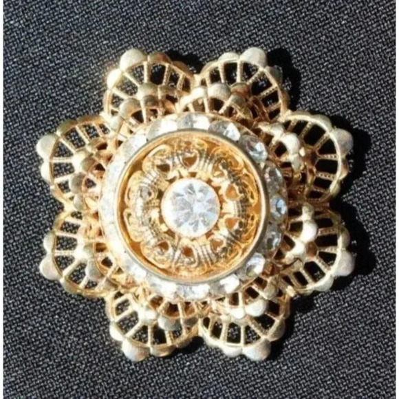 Vintage Flower Star Costume Brooch Pin Jewelry - Picture 1 of 2